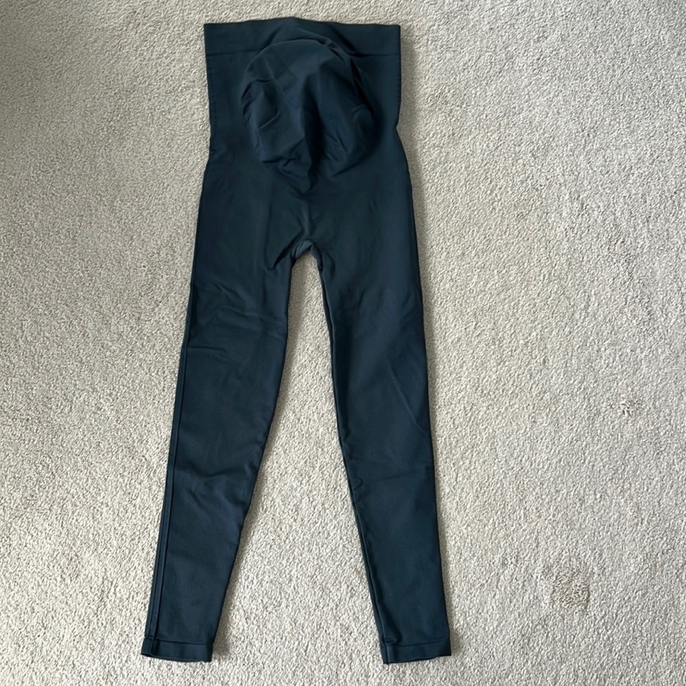 Blanqi size Medium blue everyday maternity over the belly leggings.
